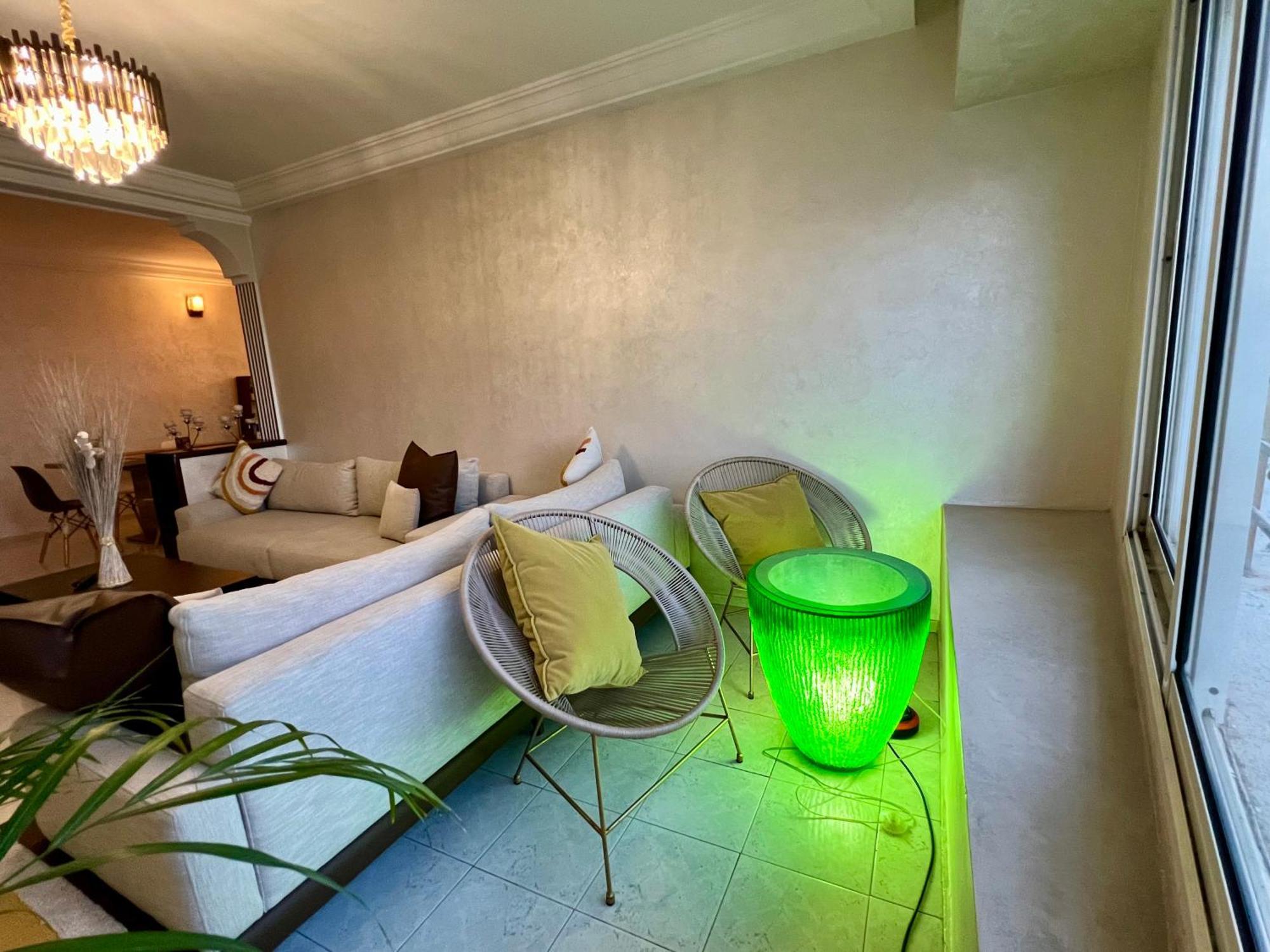 Bel Appartement Avec Une Belle Vue Sur La Grande Mosquee Hassan II Et La Mer Casablanca Exterior foto